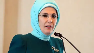 Emine Erdoğan'dan TV eleştirisi: Katiller ve mafya babaları rol model olmasın