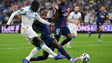 Paris Saint-Germain ilk yenilgisini aldı ve liderlikten indi