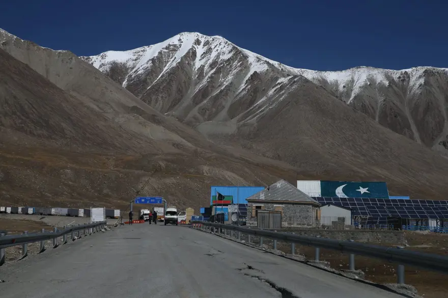 Dünyanın en yüksek geçiş noktası: Pakistan ile Çin'i birbirine bağlayan "Khunjerab" 8