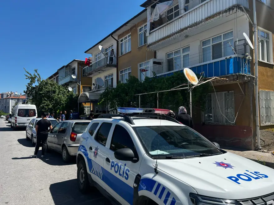 5 yaşındaki çocuk kazara vurduğu babasını öldürdü 5 yaşındaki çocuk kazara vurduğu babasını öldürdü