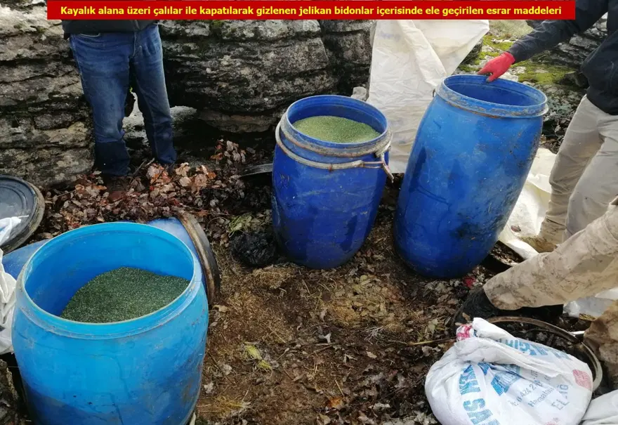 Diyarbakır'da 2 ton 80 kilogram esrar ele geçirildi 2