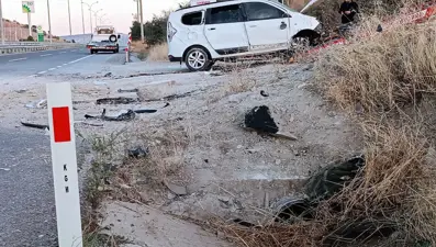 Kütahya’da otomobil menfez bendine çarptı: 2 ölü, 2 yaralı