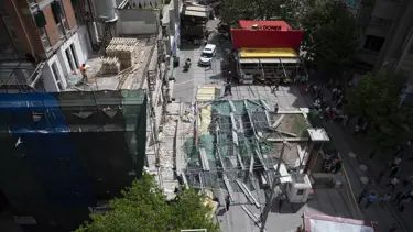 Ankara'da inşaat iskelesi çöktü: 2 yaralı