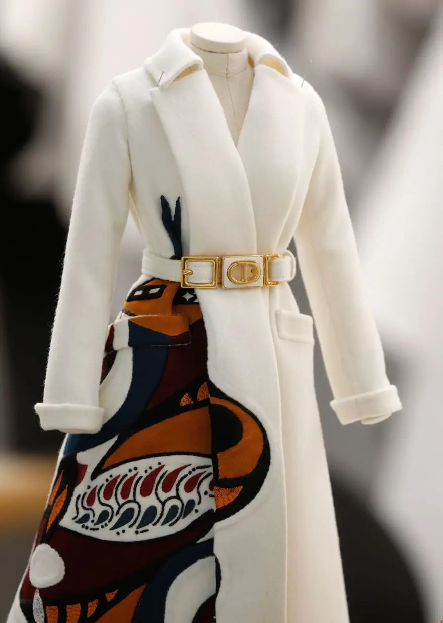 Dior'dan Dijital Moda Haftası için minyatür elbise tasarımları 1