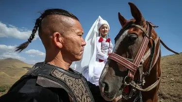 Kırgız kültürü ekmek kapıları oldu