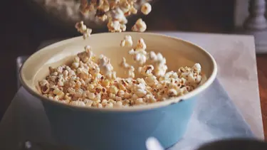 Patlamış mısır 11 öğrenciyi zehirledi