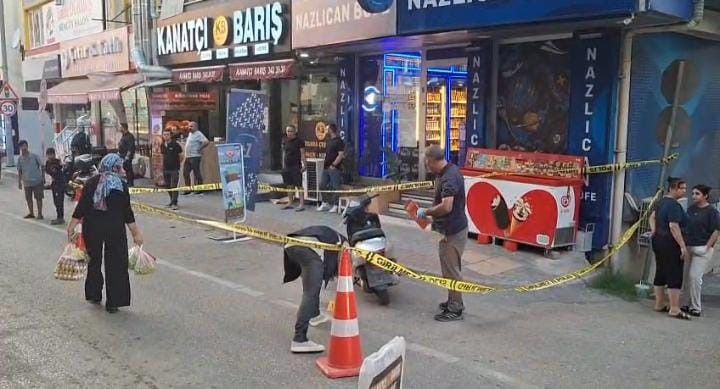Bursa'da husumetlilerine kurşun yağdırdı