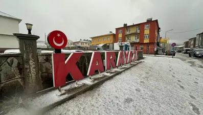 Temmuzda yollar beyaza büründü, sürücüler hazırlıksız yakalandı
