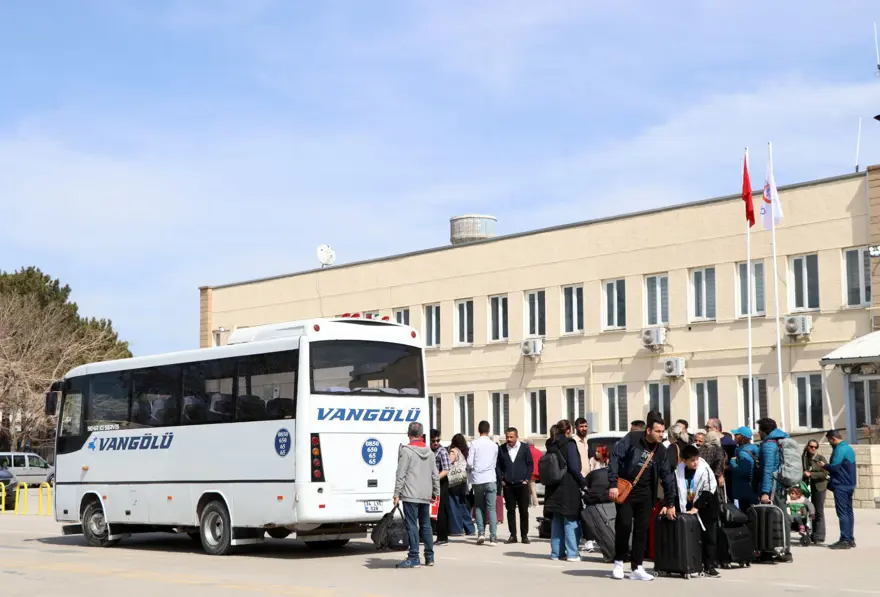 TAHRAN-VAN ARASI TREN SEFERLERİYE TURİST SAYISI ARTACAK 4