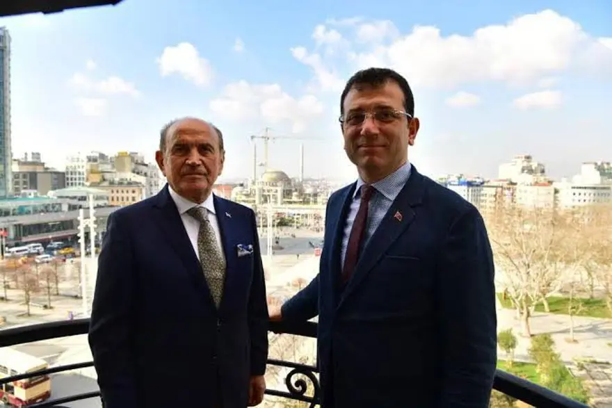 Cumhurbaşkanı Erdoğan'dan Kadir Topbaş için taziye mesajı (Siyasilerden paylaşımlar) 11