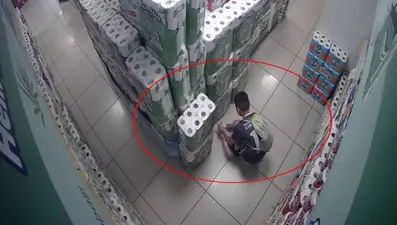 Markette kağıt havluları ateşe verdi: Devlet korumasına alındı