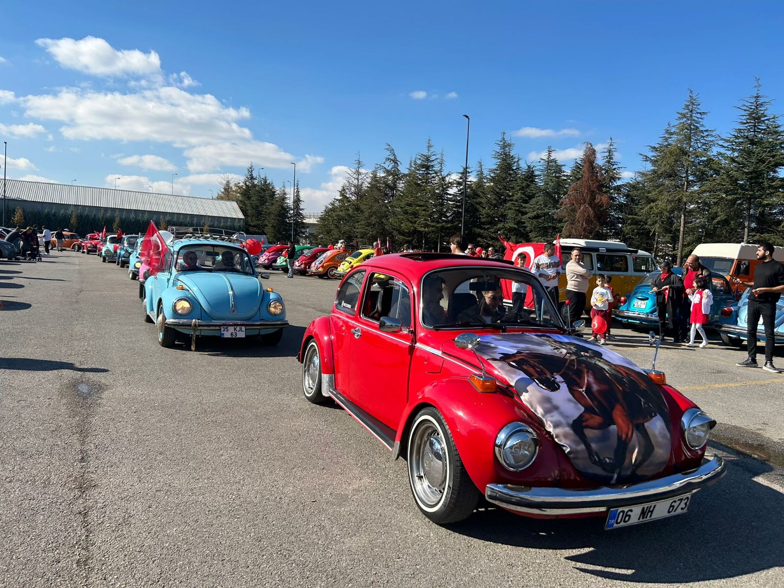 Klasik otomobillerle Ankara'da 29 Ekim korteji