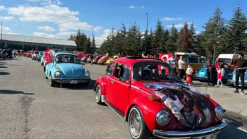 Klasik otomobillerle Ankara'da 29 Ekim korteji