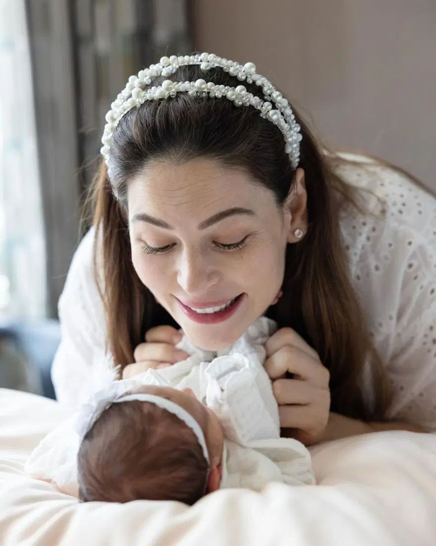 İlk kez anne olan Yıldız Çağrı Atiksoy: Resmen kendimi büyütüyor gibiyim 2 İlk kez anne olan Yıldız Çağrı Atiksoy: Resmen kendimi büyütüyor gibiyim 2