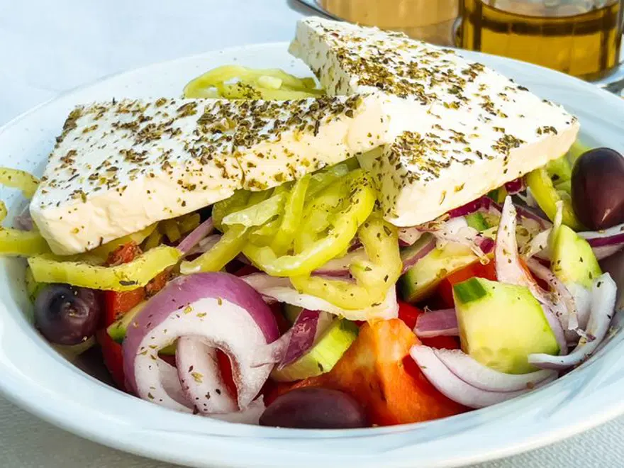 3 - HORİATİKİ SALATA 6