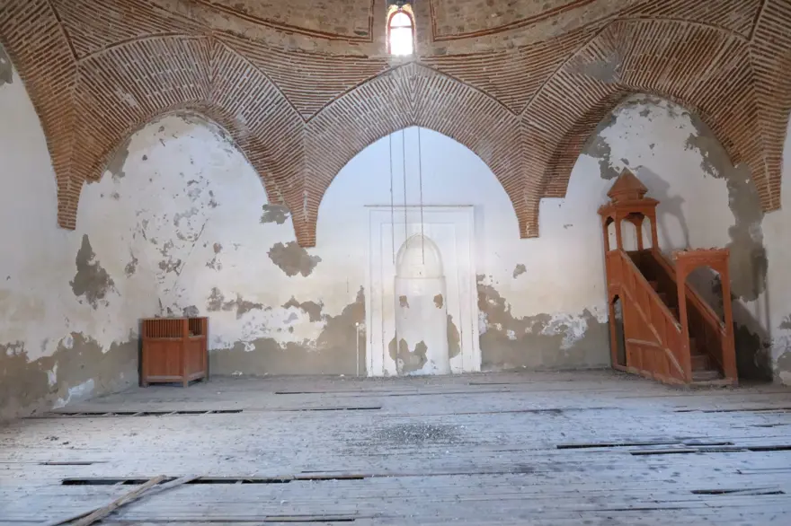 800 yıllık tarih: Yeniden ibadete açılması için harekete geçildi 1