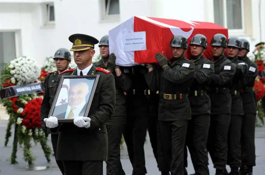 Denktaş'ın ardından 32 Denktaş'ın ardından 32