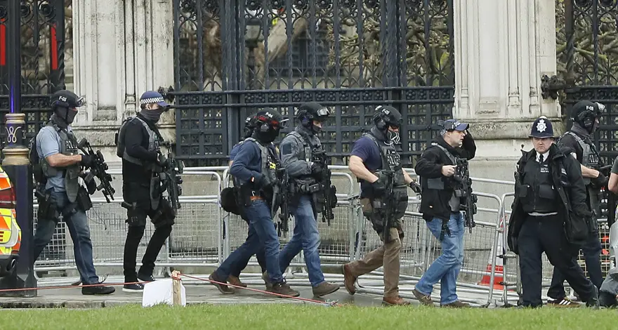 Londra'da silah sesleri (Olay yerinden ilk kareler) 29