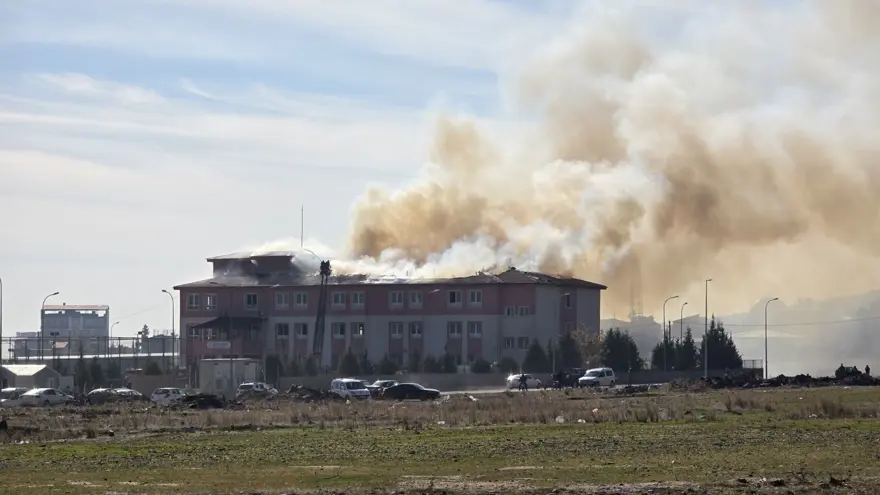Okulda yangın paniği: Öğrenciler tahliye edildi 6