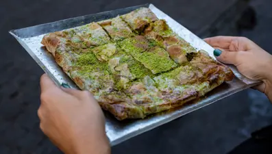 Antep fıstığı ve kaymağın buluştuğu lezzet: Katmer