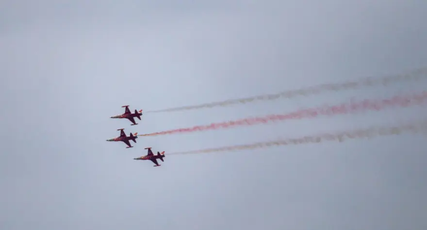 TürkYıldızları’ndan Antalya’da Ata’ya saygı uçuşu 6