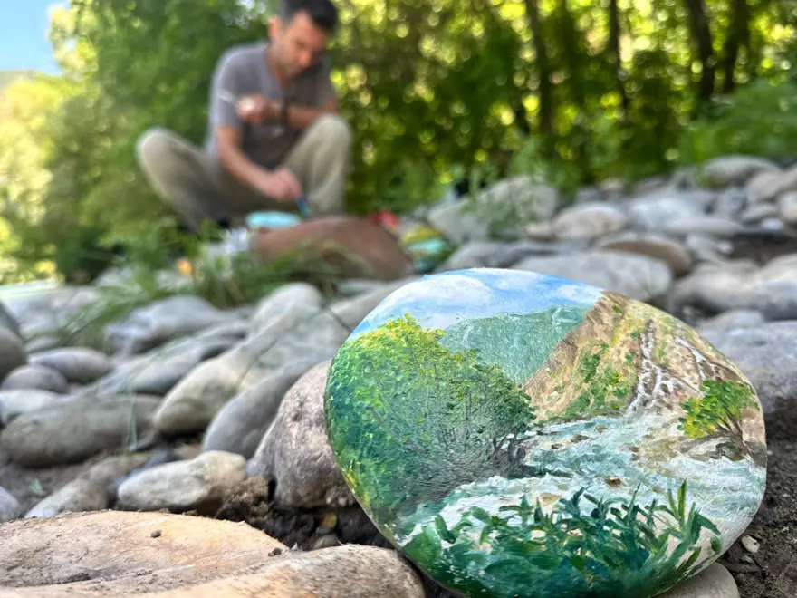 Munzur Vadisi’nden topladığı taşları sanat eserine dönüştürüyor 1