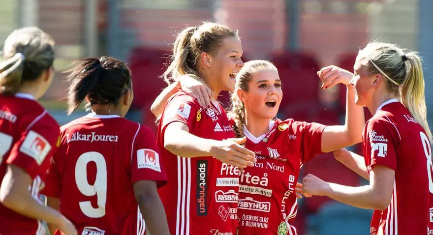 İsveç, Müslüman olan kadın futbolcuyu konuşuyor 5