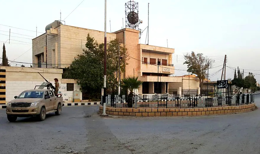 ÖSO mensupları Cerablus merkezine girdi 5