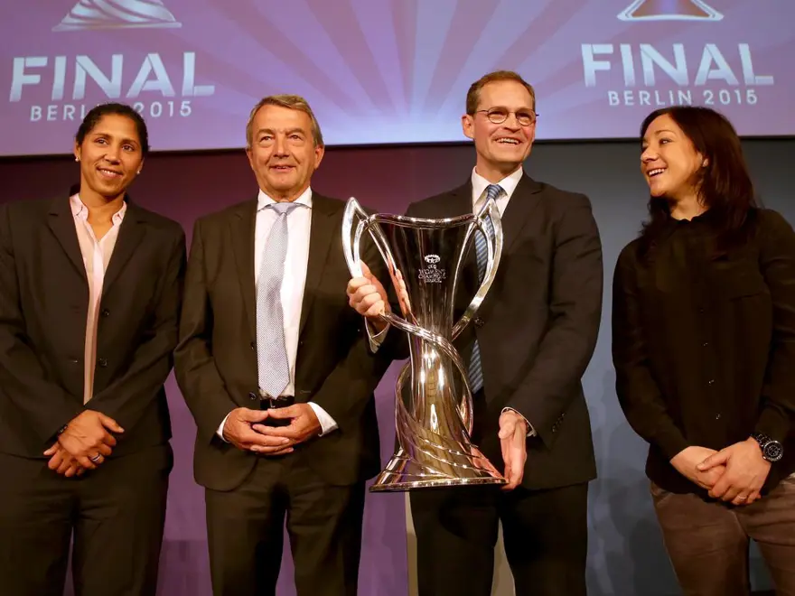 Şampiyonlar Ligi kupası Berlin'de 7