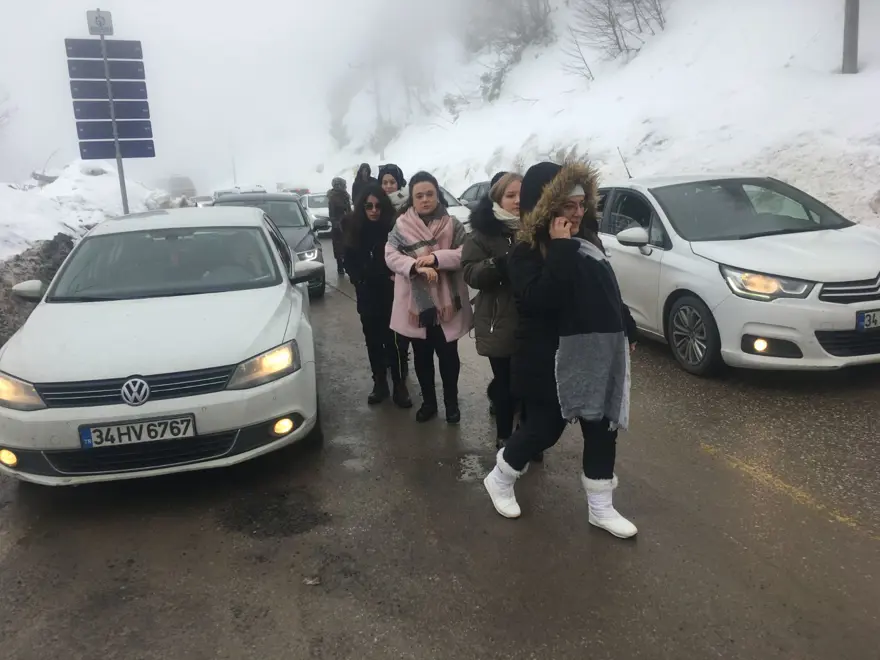 Kartepe yolunda 3 kilometrelik araç kuyruğu 3