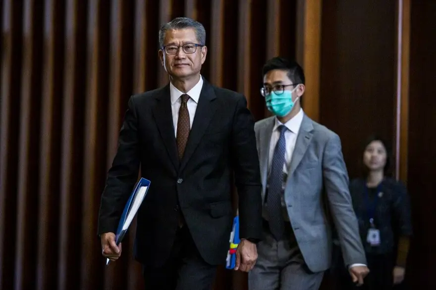 Hong Kong her vatandaşına 1300 dolar "hava parası" verecek 1