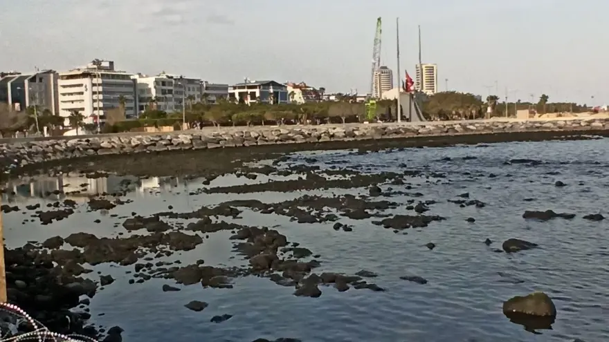 İskenderun'u fırtına vurdu: Deniz çekildi 3