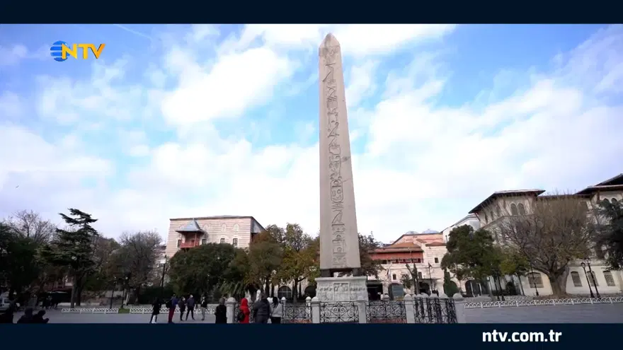 Esra Gezginci, İstanbul’un sırlarına kapı aralıyor: Ayasofya’nın gizemli tarihi ve Sultanahmet Meydanı 10