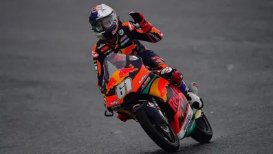 Milli motosikletçi Can Öncü, Portekiz'deki ilk yarıştan zaferle ayrıldı