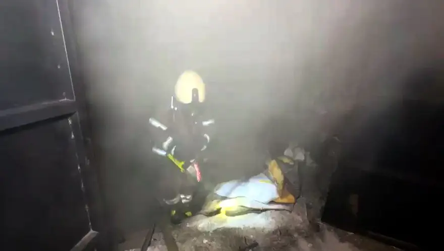 İstanbul'da yatak imalathanesinde yangın 