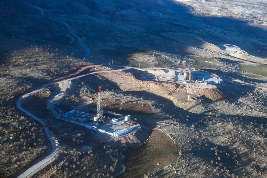 Gabar Dağı'ndaki petrol üretim çalışmaları havadan görüntülendi 6 Gabar Dağı'ndaki petrol üretim çalışmaları havadan görüntülendi 6