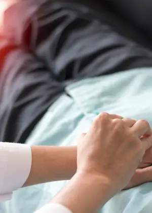 26 yaşındaki adam enfeksiyon sandı, vücuduna yayılmış: Bu belirti meğer kansermiş