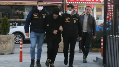 Kardeşinin kimliğiyle 12 yıldır kaçan firari yakalandı