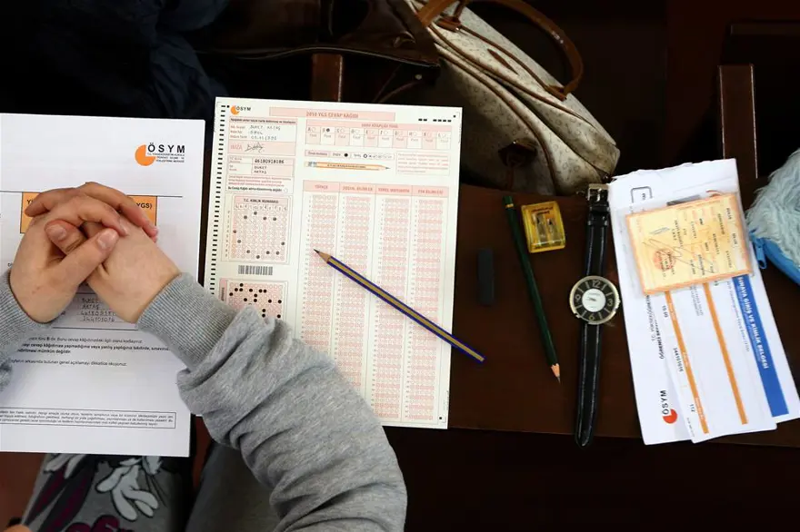 1.5 milyon aday ter döktü 39