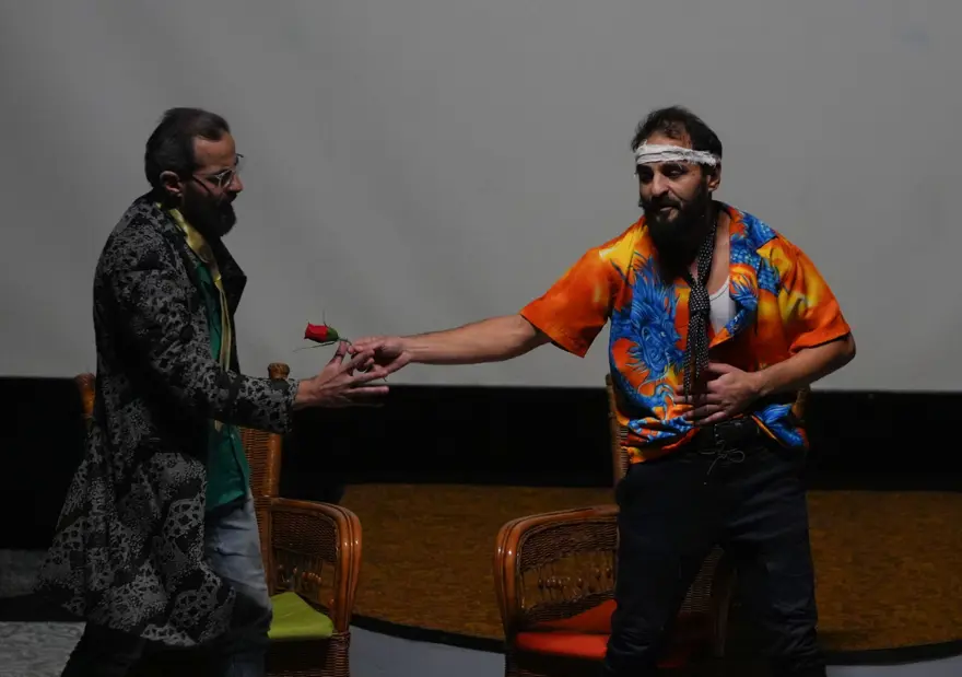 Esad sonrası ilk özgür oyun! Tiyatrocu kardeşler Şam'da sahneye çıktı 6