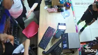 Markette dehşet anları: "Kemiklerinizi kırarım sizin"