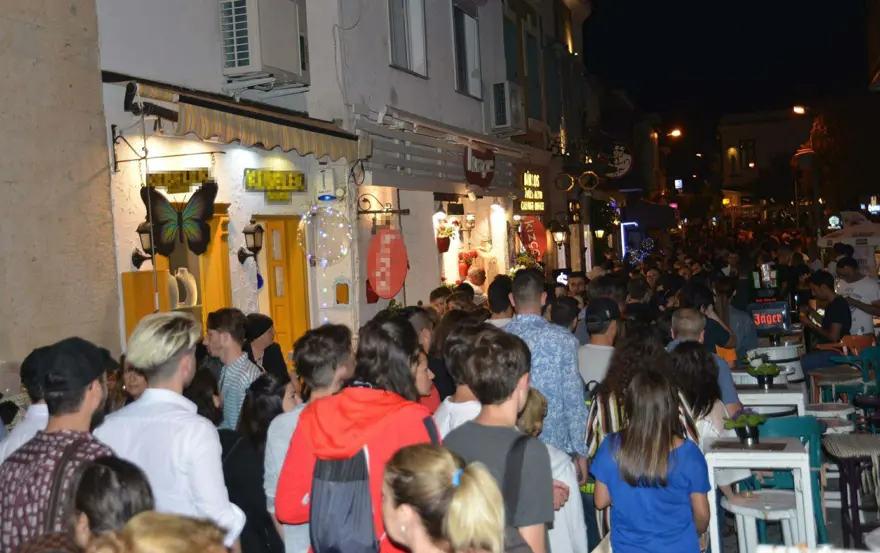 Çeşme'de sömestr yoğunluğu: Oteller yüzde 65 doldu 2