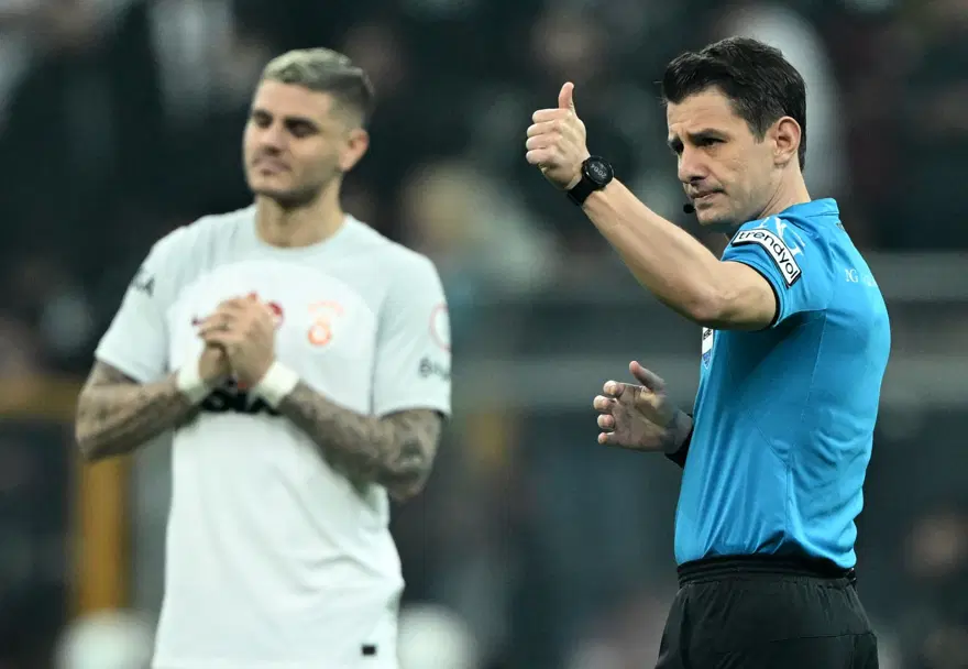 Eski hakemler yorumladı: Beşiktaş-Galatasaray derbisinde Cenk Tosun'un pozisyonunda penaltı var mı? 1