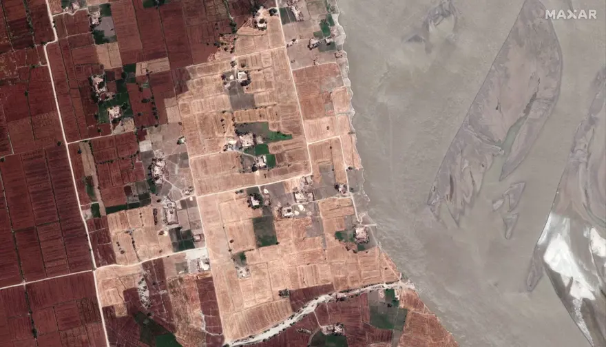 NASA paylaştı: Pakistan'daki sel ülkede 100 km çapında bir göl oluşturdu 9 NASA paylaştı: Pakistan'daki sel ülkede 100 km çapında bir göl oluşturdu 9