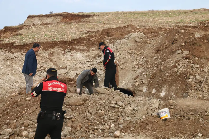 Yol çalışmasında 1600 yıllık oda mezar bulundu 5