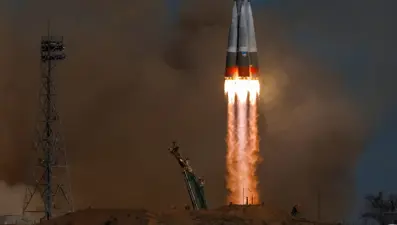 Bir Amerikalı ve iki Rus uzaya gönderildi: Soyuz MS-27 yola çıktı