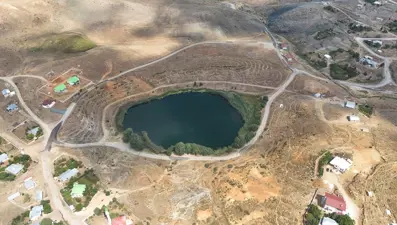 Torosların zirvesindeki doğa harikaları: Dipsizgöl ve Eğrigöl, ziyaretçilere unutulmaz manzaralar sunuyor