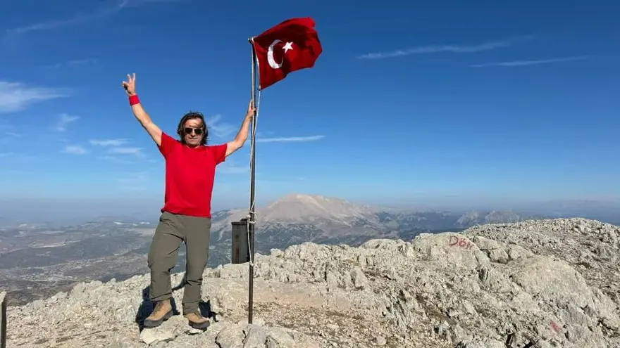 Dedesiyle aynı kaderi paylaştı: Rusya'da dağ tırmanışında donarak öldü 1