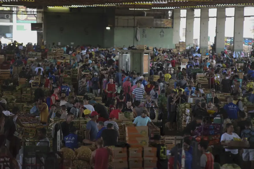 Salgının merkez üslerinden Brezilya'da korkutan görüntü 7