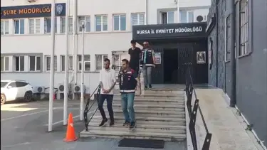 Telefondaki yaşlı kadını 700 bin TL dolandırdılar